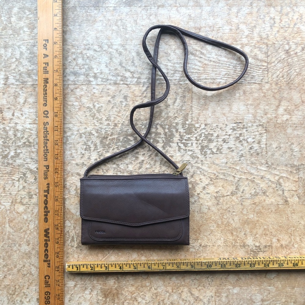 Fossil wallet. genuine leather like new condition